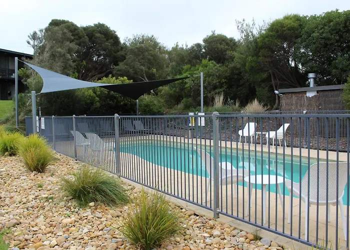 Coastal Cove Suite - With Heated Pool Near Hot Springs & Golf