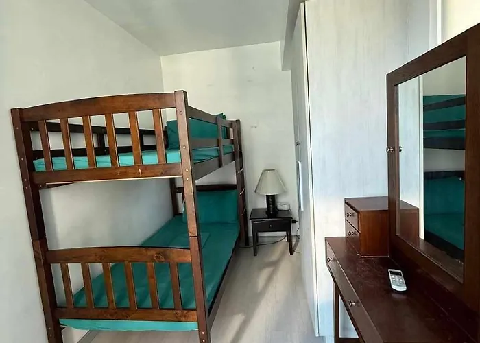 Azure Resort Paranaque Deluxe Unit 8Pax With 1 Toddler