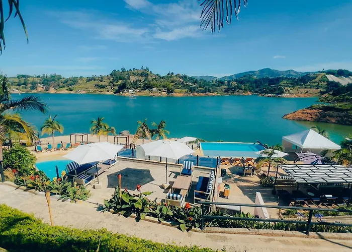 Viajero Guatape Hostel & Lake Club