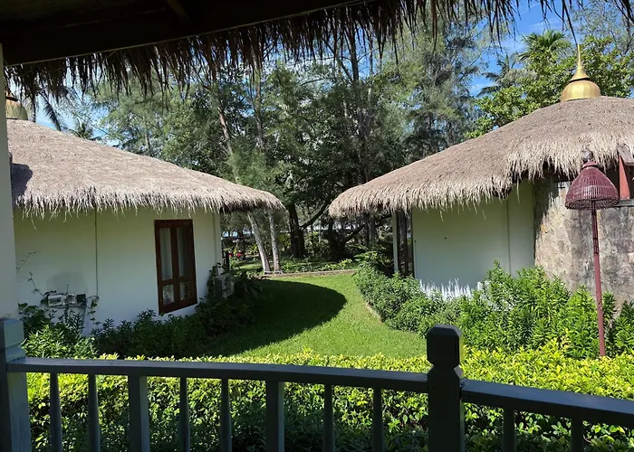 Nataya Round House Coral Bay Resort