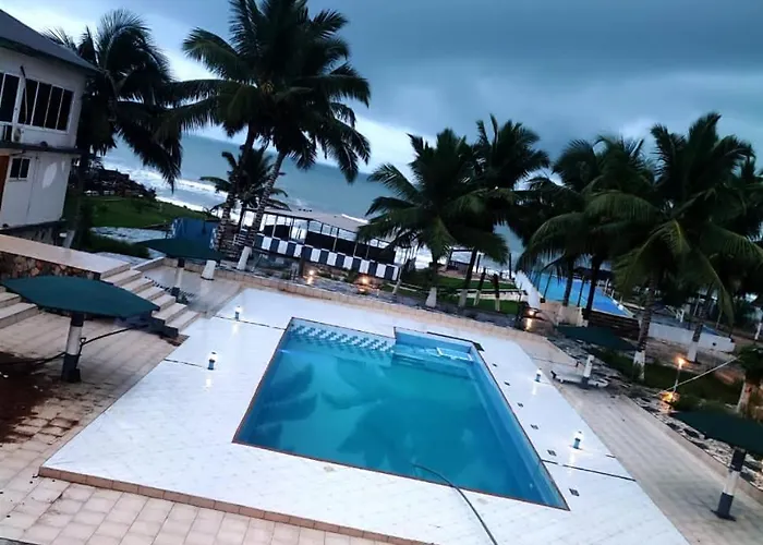 Lloyds Beach Resort And Spa