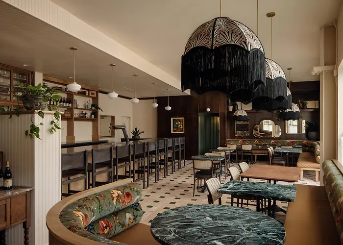 The Frances Modern Inn