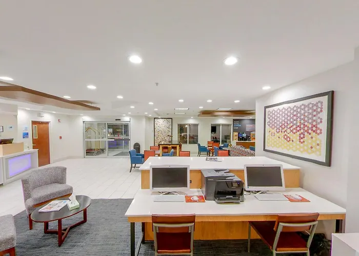 Holiday Inn Express Fort Wayne - East - New Haven By Ihg