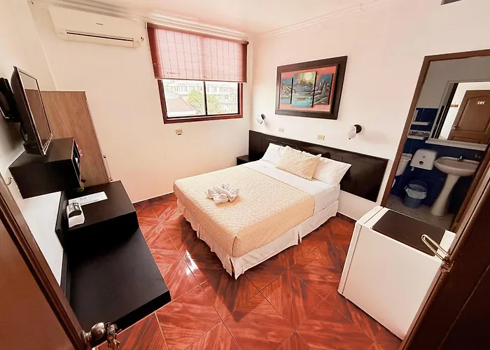 Hotel Los Algarrobos