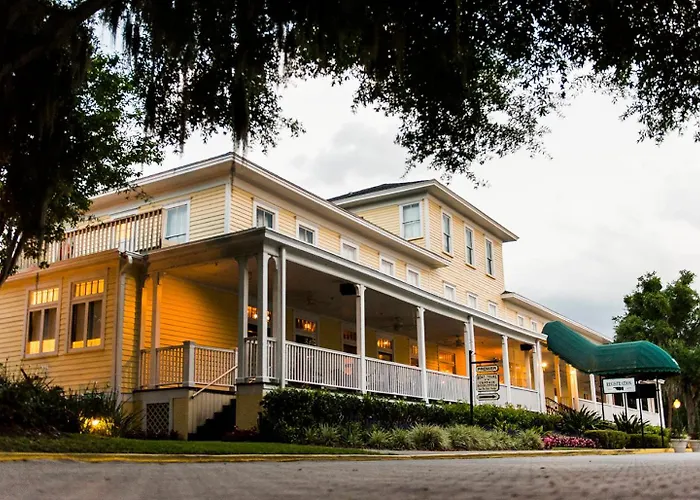 Lakeside Inn On Lake Dora