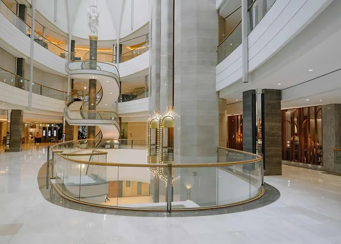 Lotte Hotel World