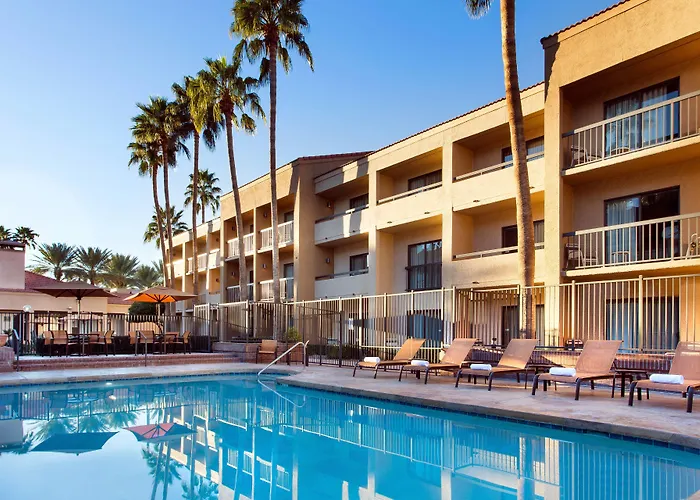 Courtyard By Marriott Phoenix North