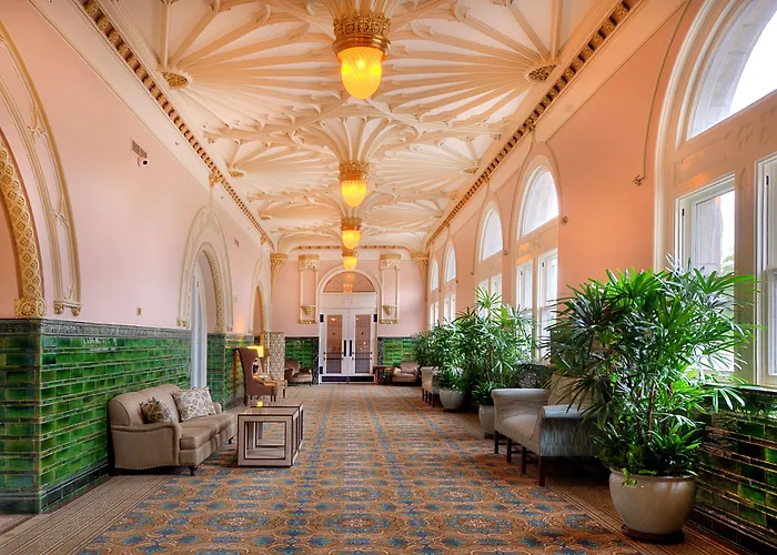 St. Louis Union Station Hotel, Curio Collection By Hilton