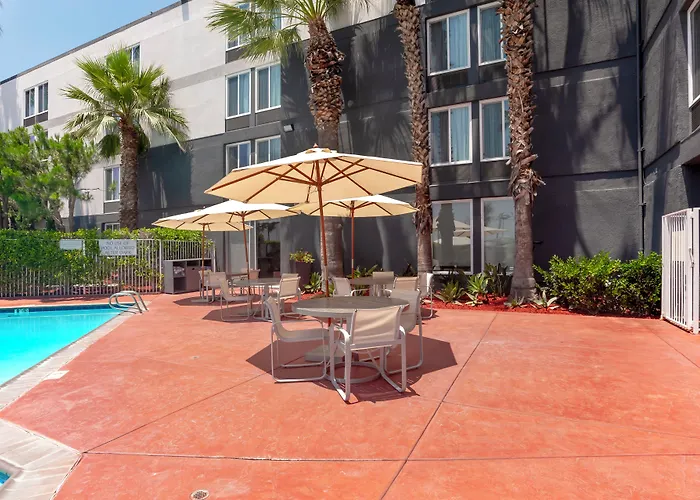 Best Western Plus Commerce Hotel