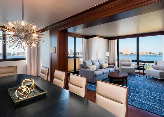 Sheraton Norfolk Waterside Hotel