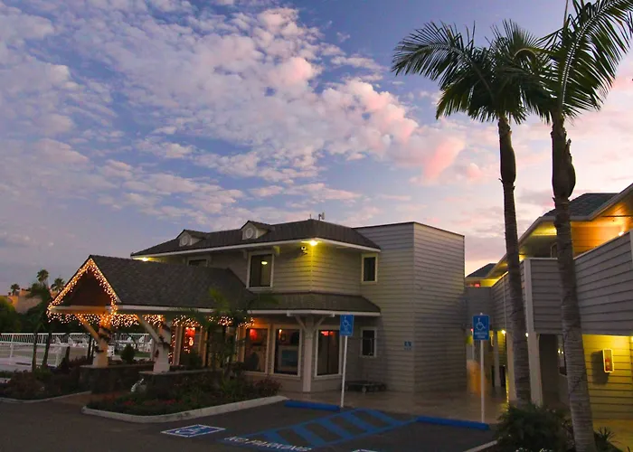 Pismo Lighthouse Suites