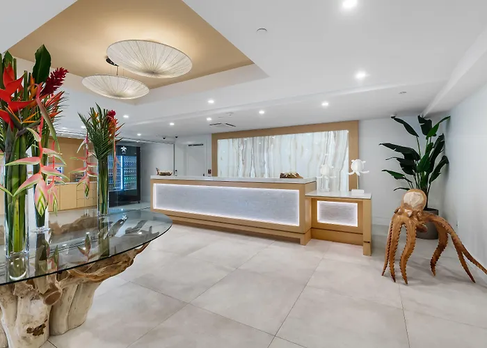 Beachcomber Resort & Club