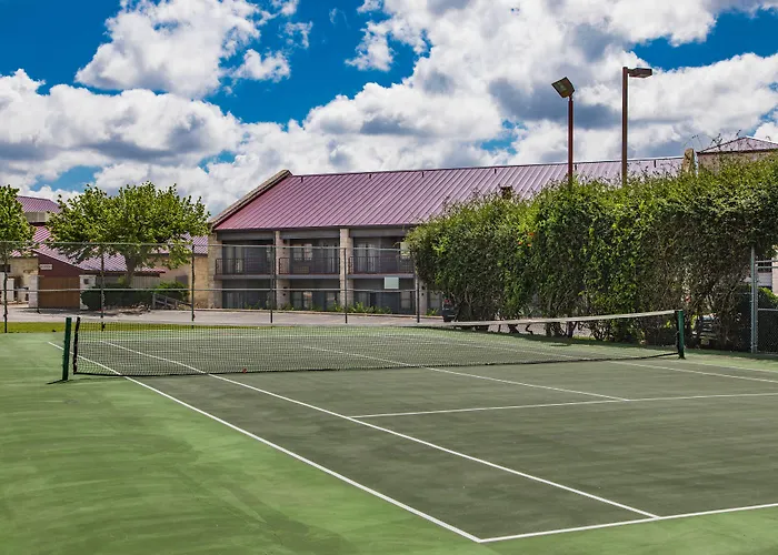 Y O Ranch Hotel And Conference Center