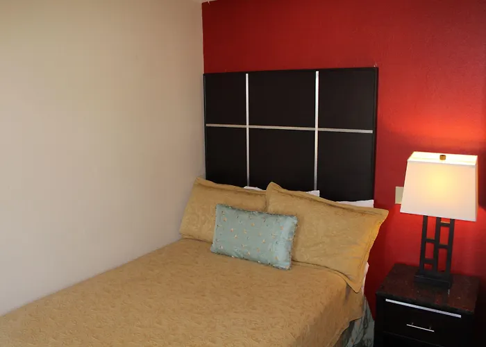 Harbor Inn & Suites Oceanside Marina Camp Pendleton