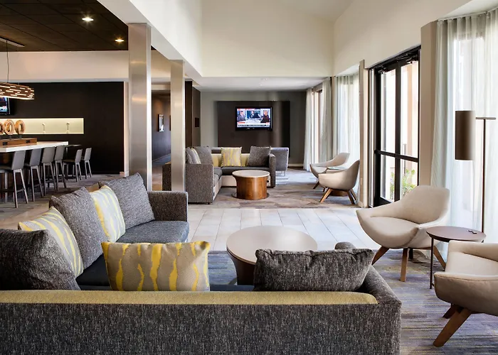 Courtyard By Marriott Phoenix Airport