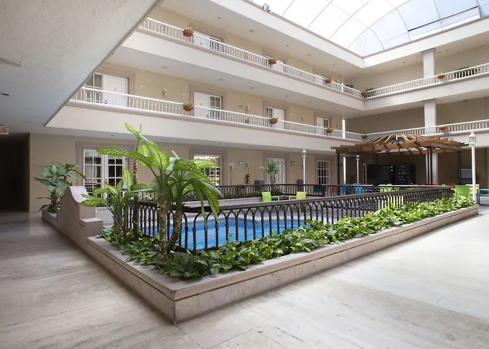 Best Western Plus Monterrey Colon