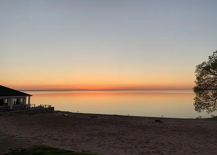 Breakers Resort - Lakeside