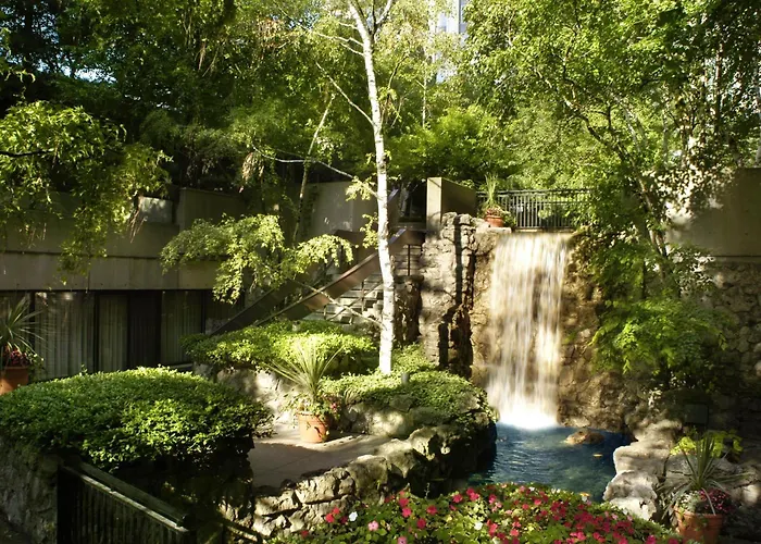 Sheraton Centre Toronto Hotel