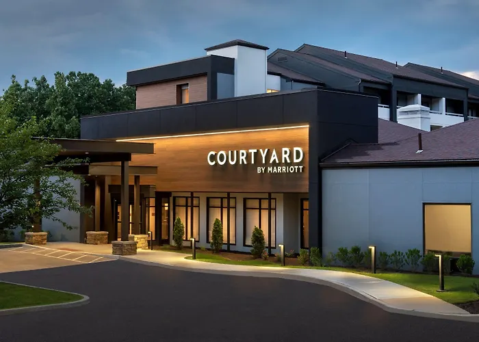 Courtyard By Marriott Norwalk