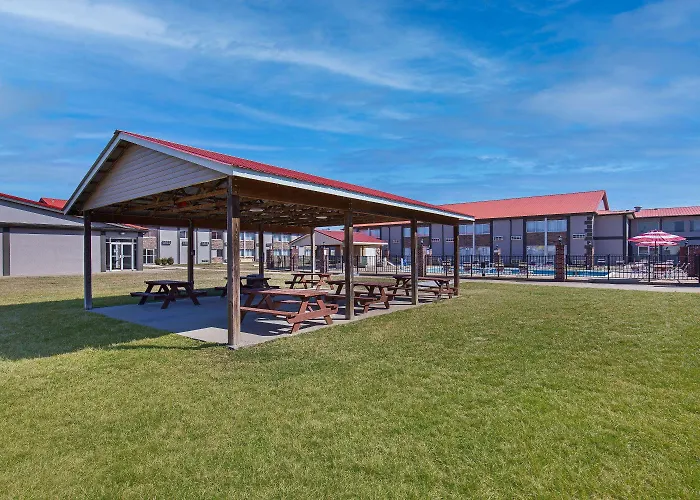Bowling Green Resorts