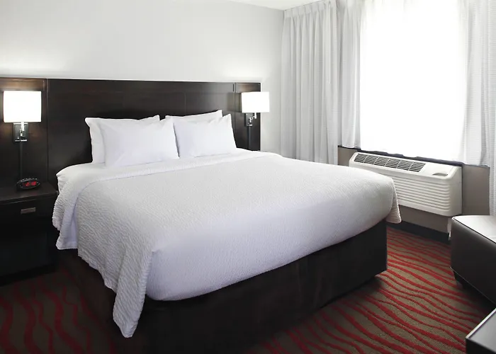 Courtyard By Marriott St. Cloud