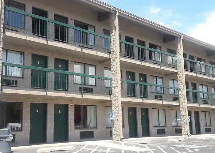 Ramada By Wyndham Albuquerque Airport