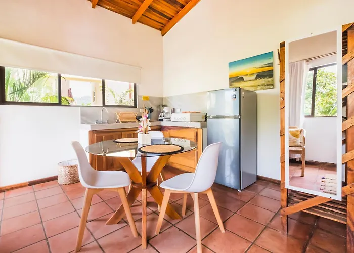 Ola Bonita Beachfront Apart Hotel