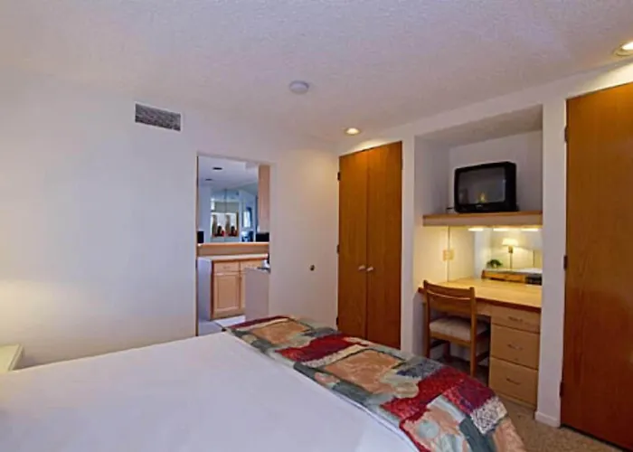 Weathervane Terrace Inn And Suites