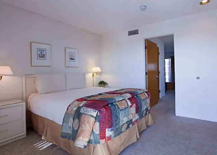 Weathervane Terrace Inn And Suites