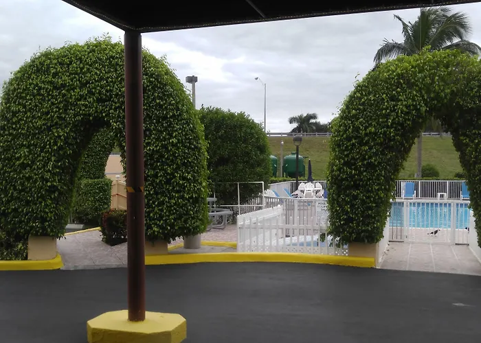 Belmont Inn & Suites