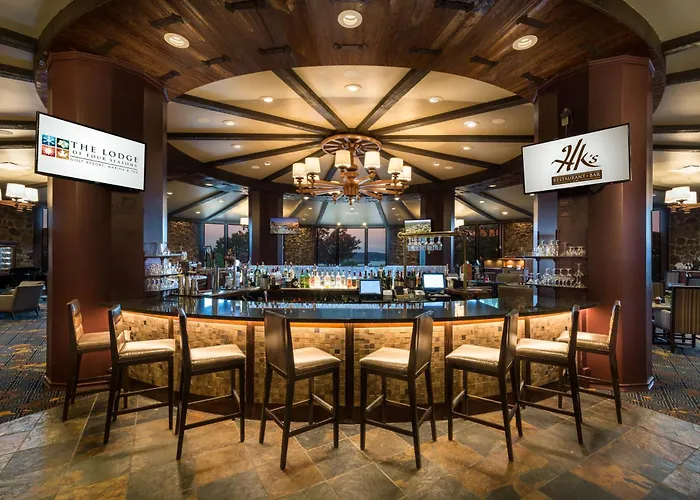 Lodge Of Four Seasons Golf Resort, Marina & Spa
