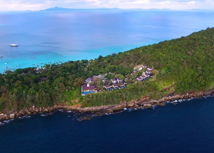 Phi Phi Holiday Resort, Leam Tong Beach