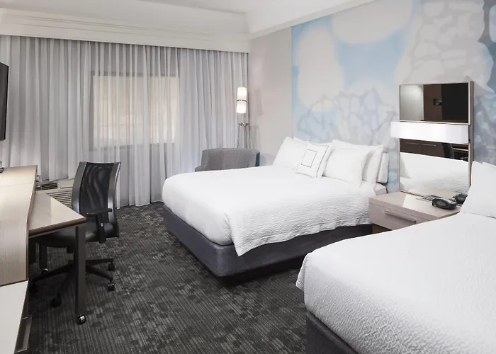 Courtyard By Marriott Pensacola