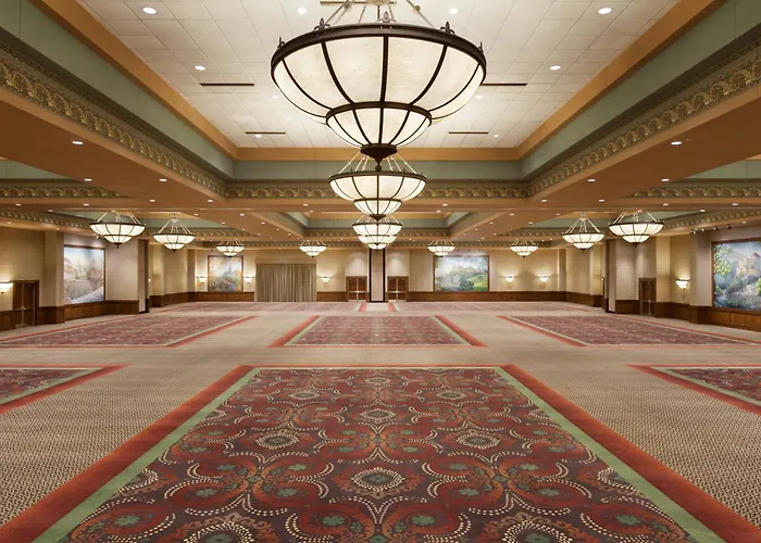 Chateau On The Lake Resort Spa And Convention Center