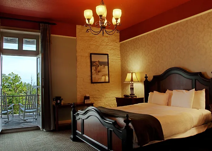 1886 Crescent Hotel And Spa