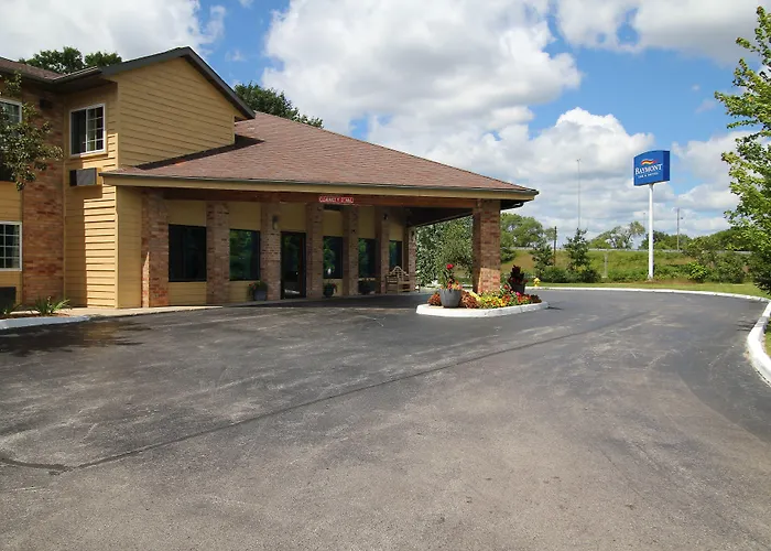 Baymont By Wyndham Muskegon