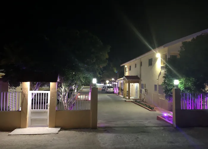 Coconut Inn