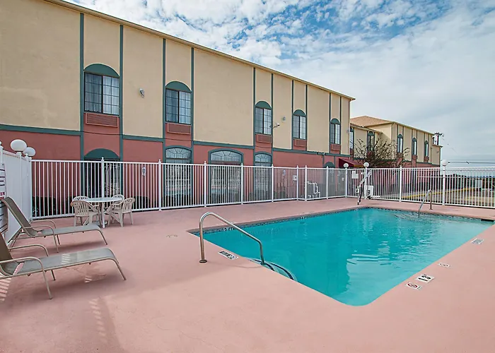 Quality Suites Temple I-35
