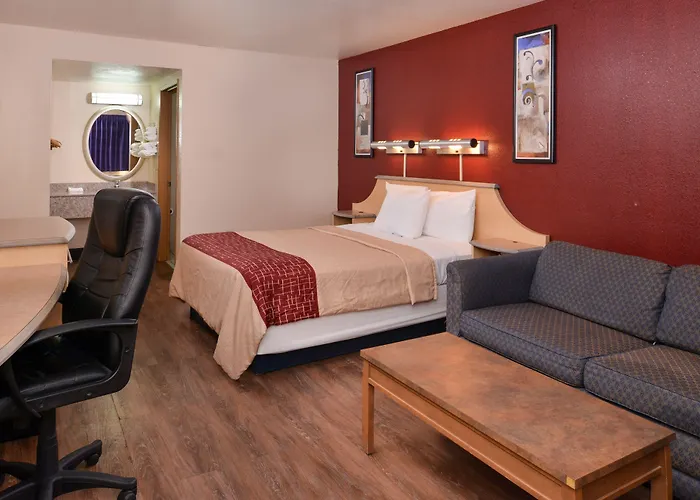 Rodeway Inn & Suites Rancho Mirage - Palm Desert Area