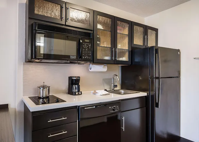 Sonesta Simply Suites Chicago Waukegan