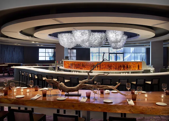 Doubletree By Hilton Montreal