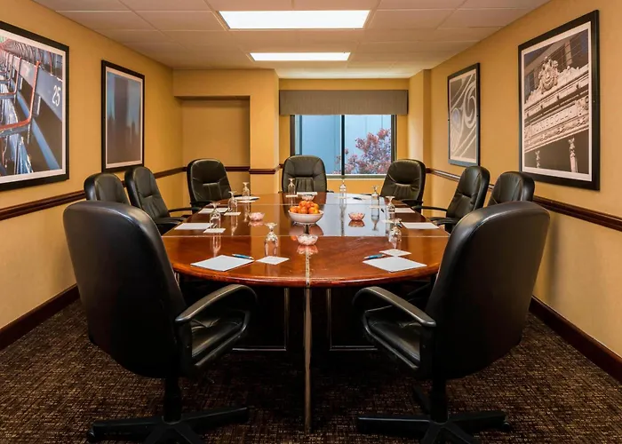 Four Points By Sheraton Boston Logan Airport Revere