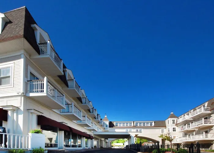 Hull Beach Resorts