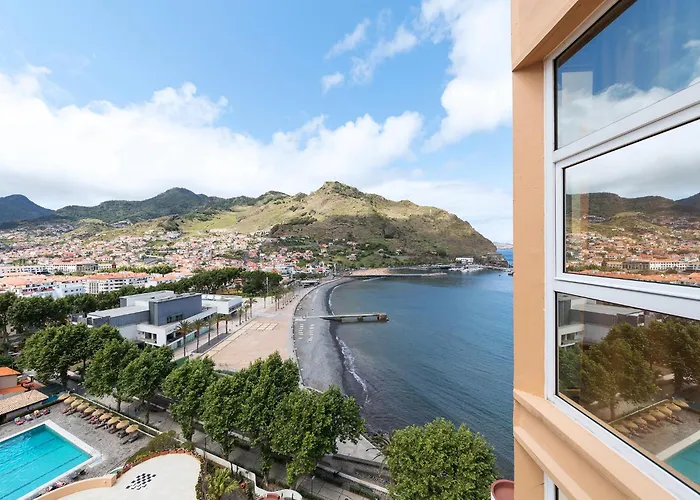 Baia Madeira Hotel