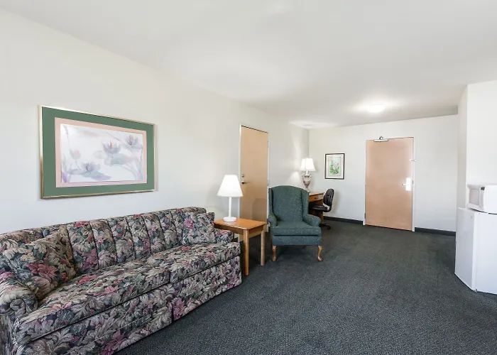 Super 8 By Wyndham Hagerstown/Halfway Area