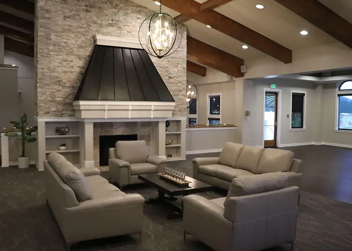 Lone Tree Golf Club And Hotel