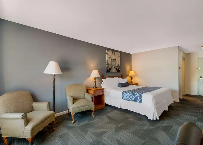 Surestay Plus Hotel By Best Western Berkeley Springs