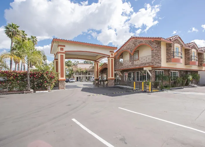 Best Inn & Suites