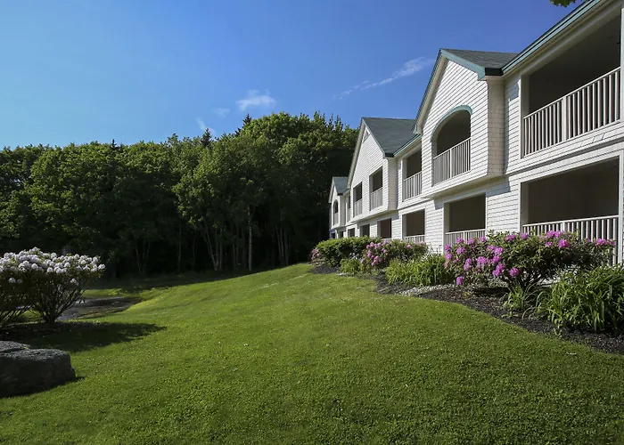Spruce Point Inn Resort And Spa