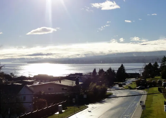 Savary Island Resorts
